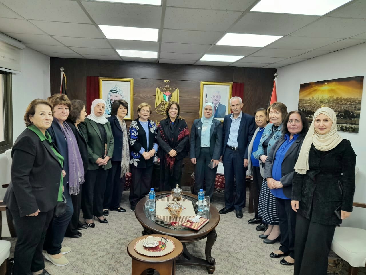Minister of Women's Affairs meets with members of the General Secretariat of the General Union of Palestinian Womenوزيرة شؤون المرأة تلتقي عضوات الامانه العامة للاتحاد العام للمرأة الفلسطينية