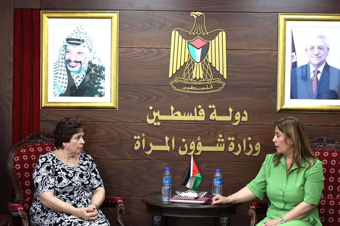 The ministry of women’s affairs is meeting with Women's Center for Legal Aid and Counselling (WCLAC).وزارة شؤون المرأة تلتقي مركز المرأة للارشاد القانوني والاجتماعي.