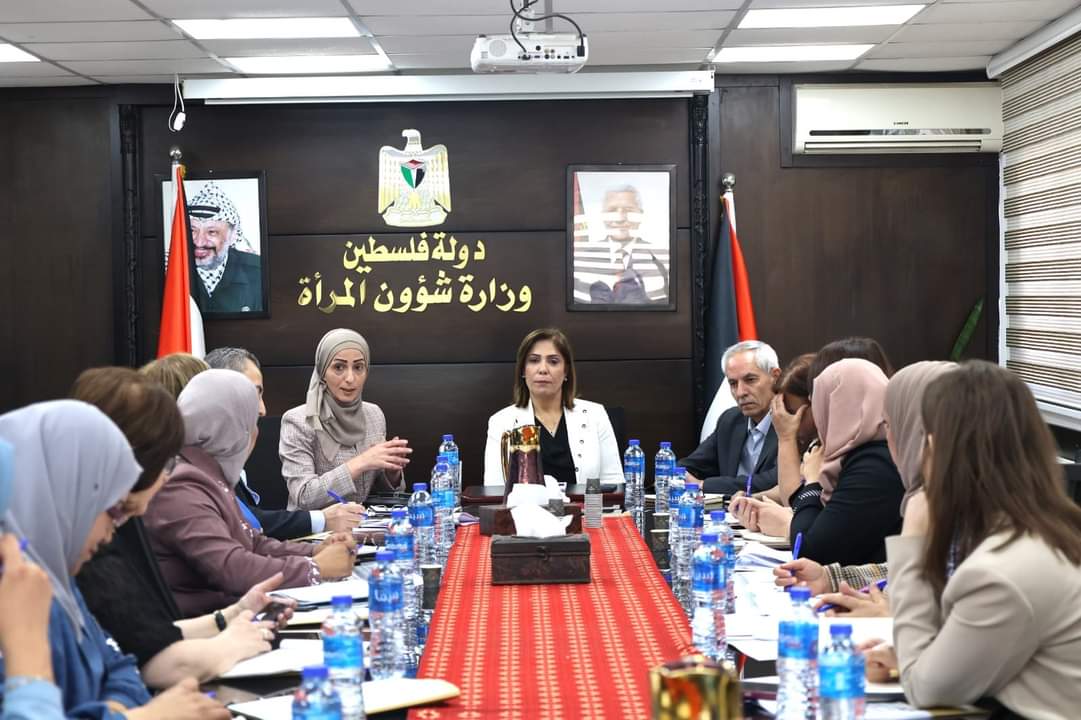 الخليلي تدعو إلى تحديث استراتيجية مناهضة العنف ومراجعة وتصويب آليات حماية النساء