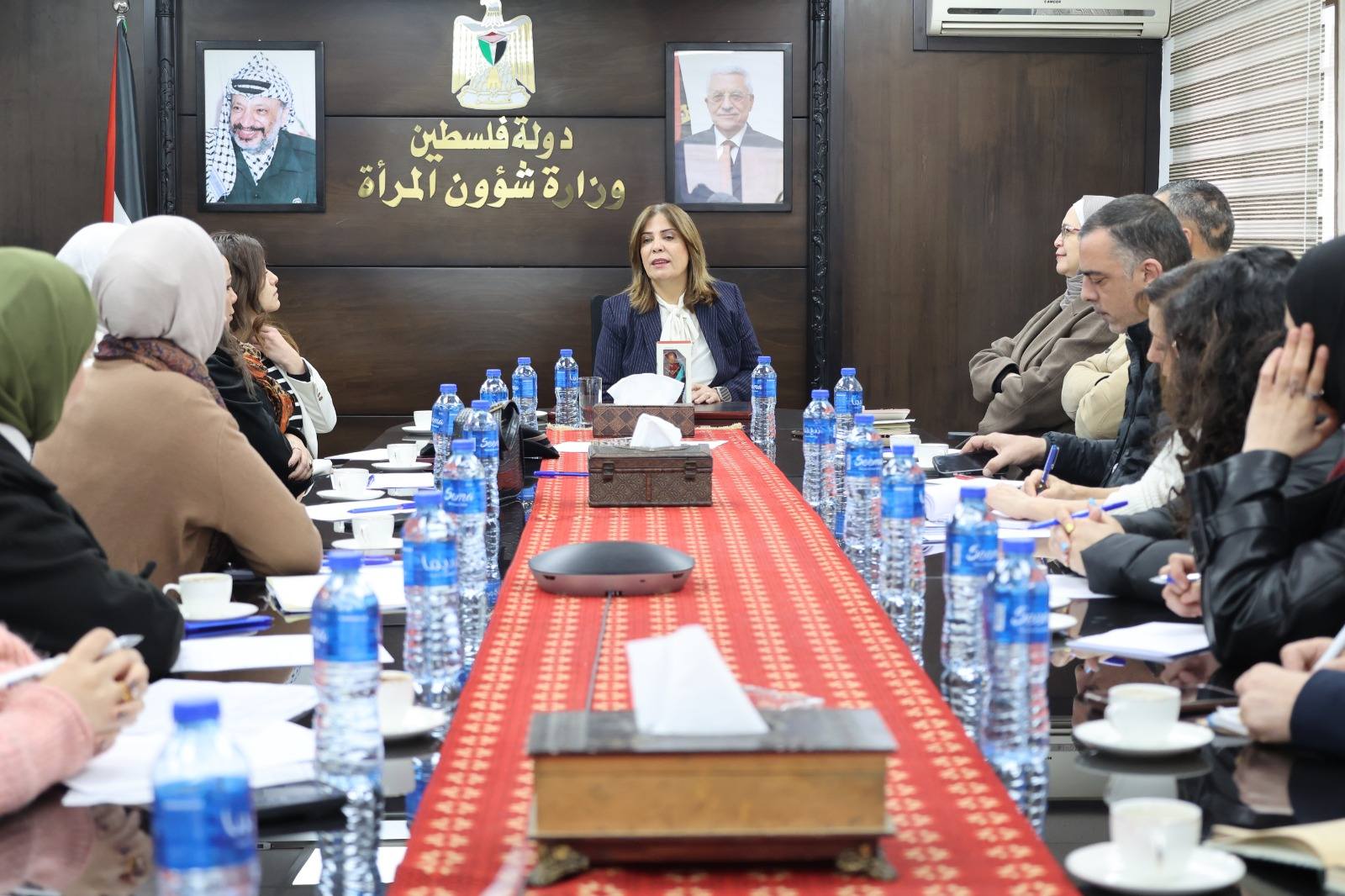 وزيرة شؤون المرأة تلتقي وفد برنامج “نون التغيير” وتؤكد أهمية الشراكة لحماية النساء