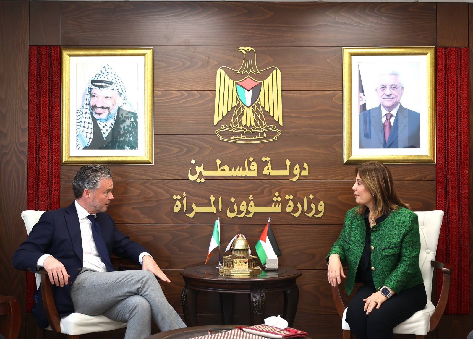 وزيرة شؤون المرأة تبحث سبل التعاون مع ممثل إيرلندا في فلسطين